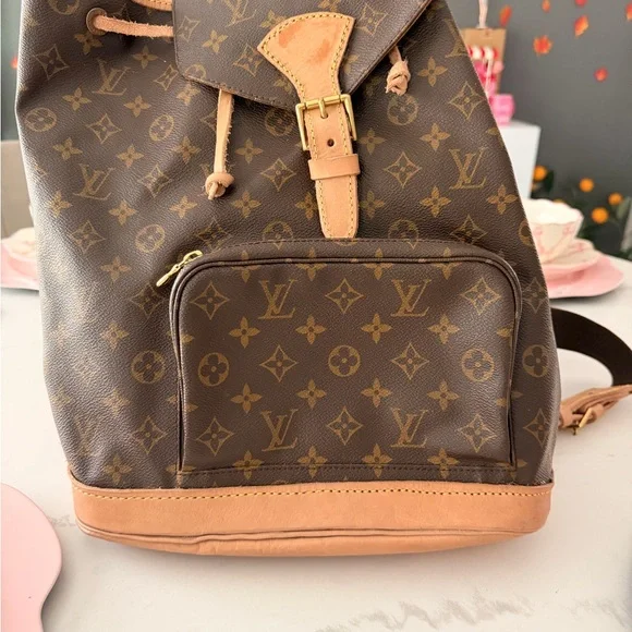 Louis Vuitton Gm backpack - Picture 1 of 11